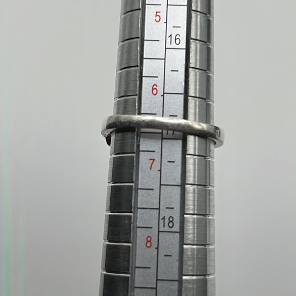 STERLING SILVER AND BLUE TOPAZ RING SIZE 6.5 - Picture 9 of 9